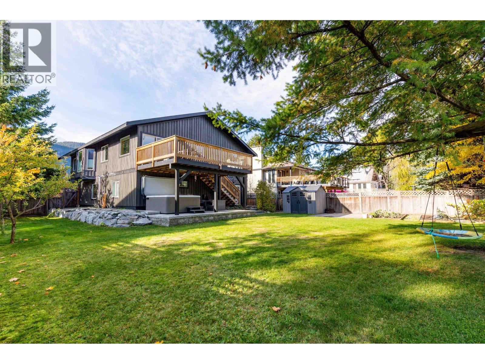 7386 Laurel Street, Pemberton, British Columbia  V0N 2L0 - Photo 30 - R3063869