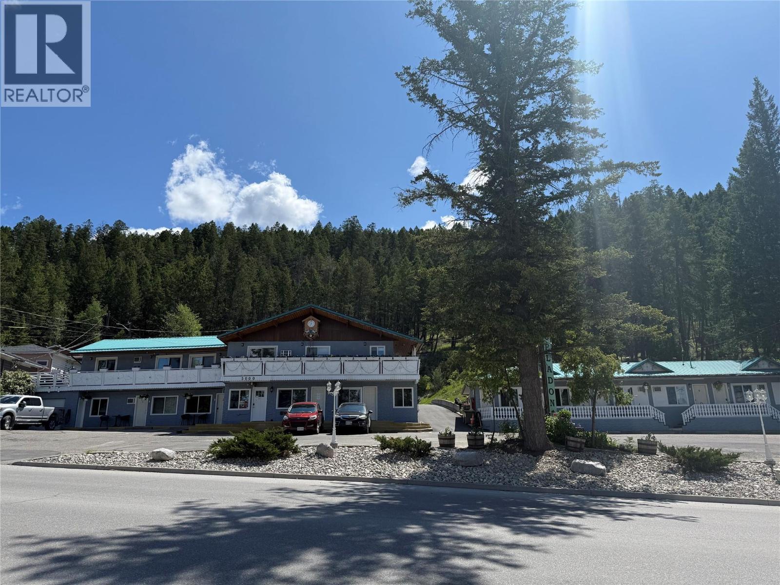 5000 Highway 93 Highway, Radium Hot Springs, British Columbia  V0A 1M0 - Photo 2 - 10350873