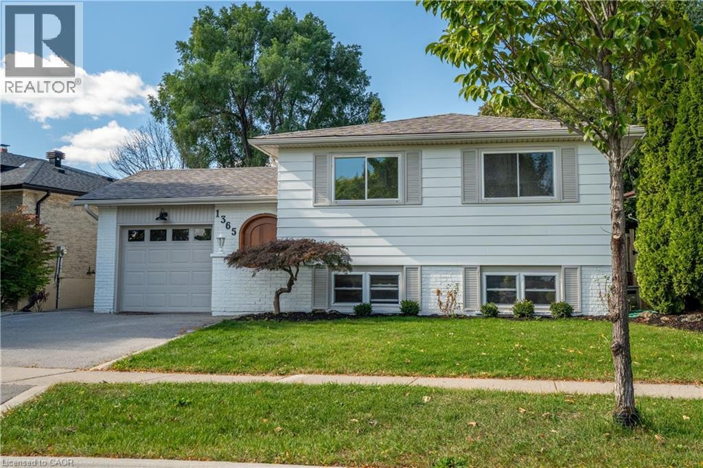 1365 Janina Boulevard, Burlington, Ontario  L7P 1K5 - Photo 2 - 40778610