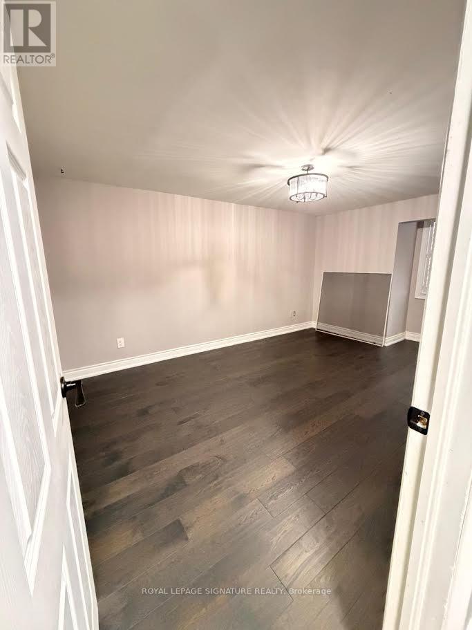 10 Salisbury Circle, Brampton, Ontario  L6V 2Z6 - Photo 13 - W12500930