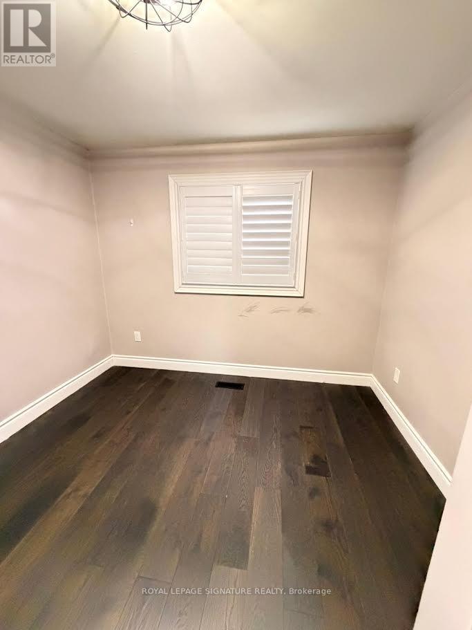 10 Salisbury Circle, Brampton, Ontario  L6V 2Z6 - Photo 2 - W12500930