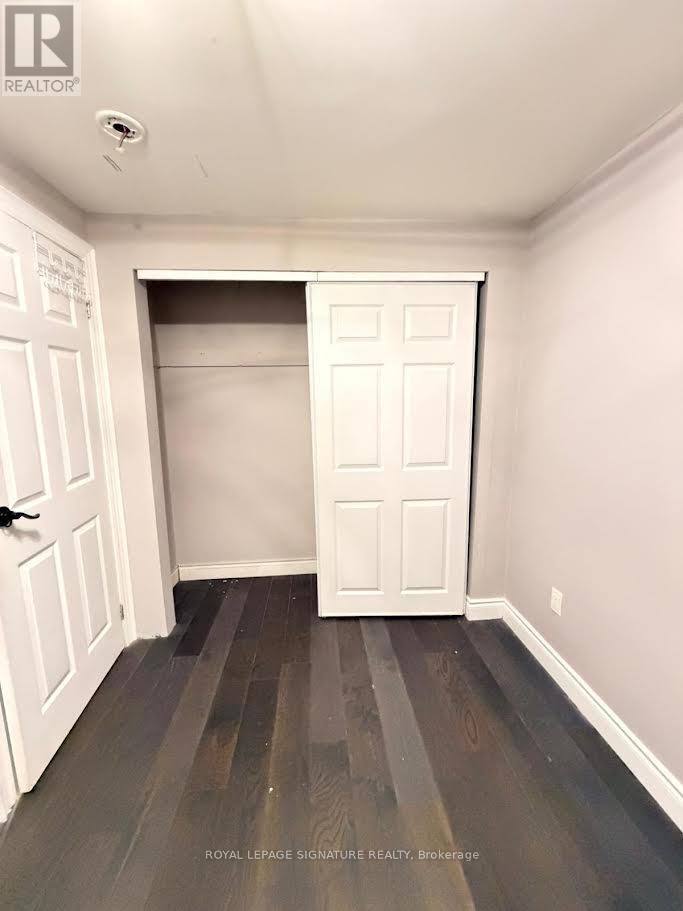 10 Salisbury Circle, Brampton, Ontario  L6V 2Z6 - Photo 4 - W12500930