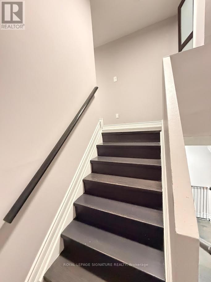 10 Salisbury Circle, Brampton, Ontario  L6V 2Z6 - Photo 7 - W12500930