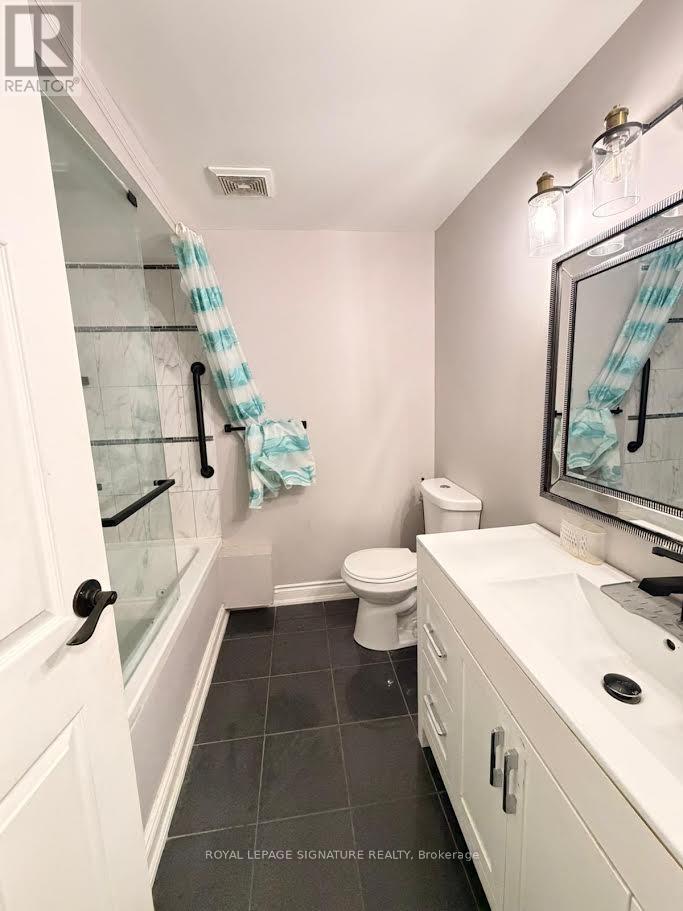 10 Salisbury Circle, Brampton, Ontario  L6V 2Z6 - Photo 8 - W12500930