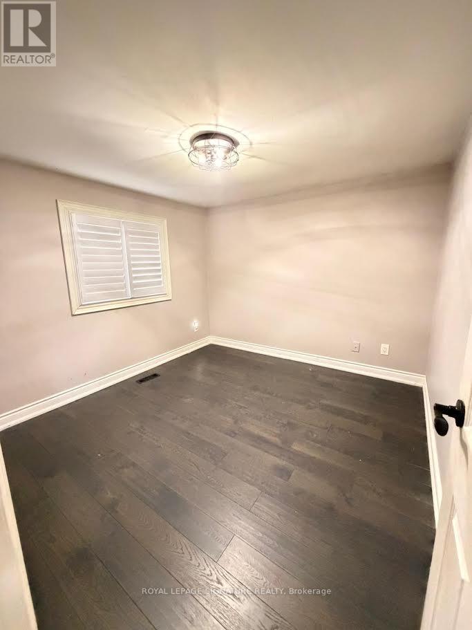 10 Salisbury Circle, Brampton, Ontario  L6V 2Z6 - Photo 9 - W12500930