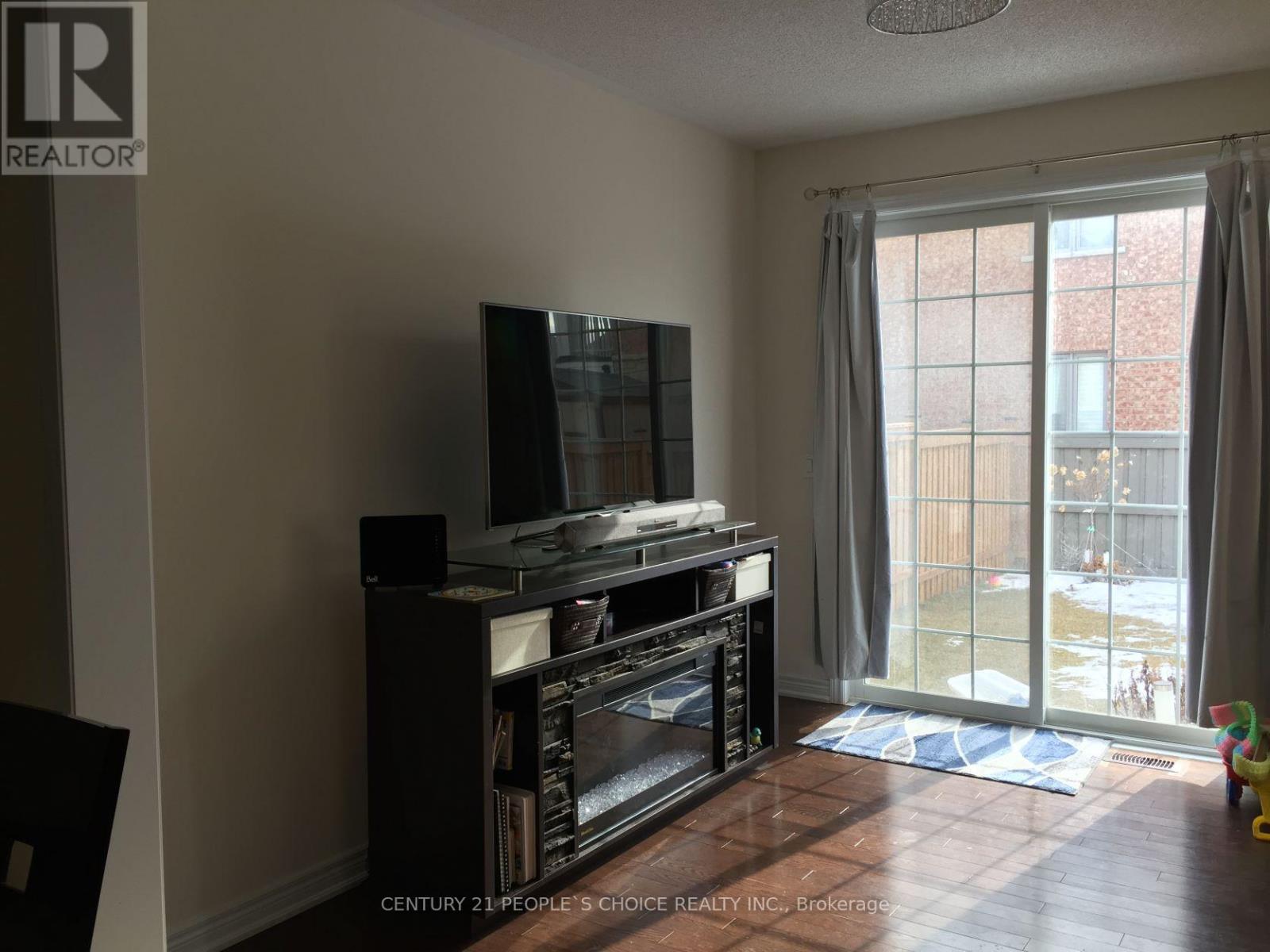 Upper - 71 Buchanan Crescent, Brampton, Ontario  L6X 5M4 - Photo 10 - W12500934