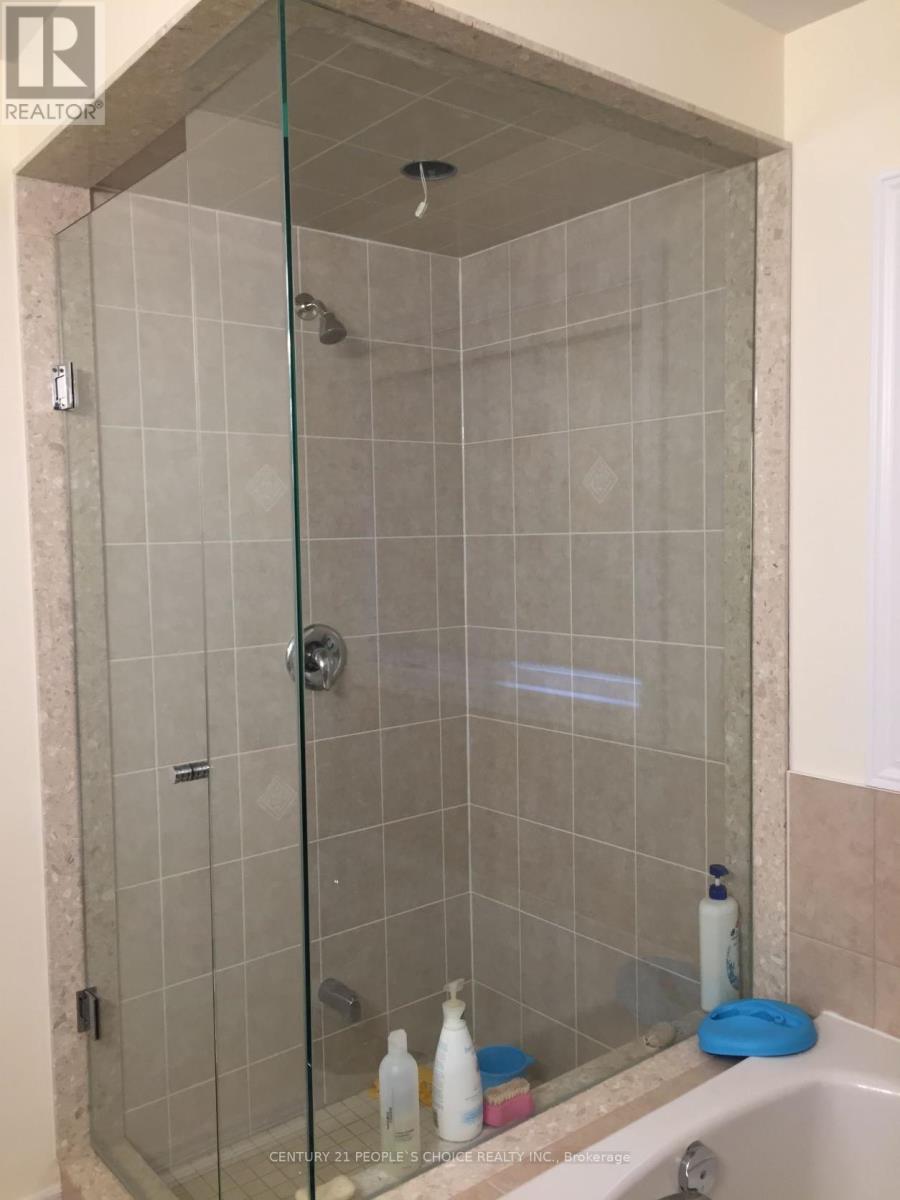 Upper - 71 Buchanan Crescent, Brampton, Ontario  L6X 5M4 - Photo 16 - W12500934