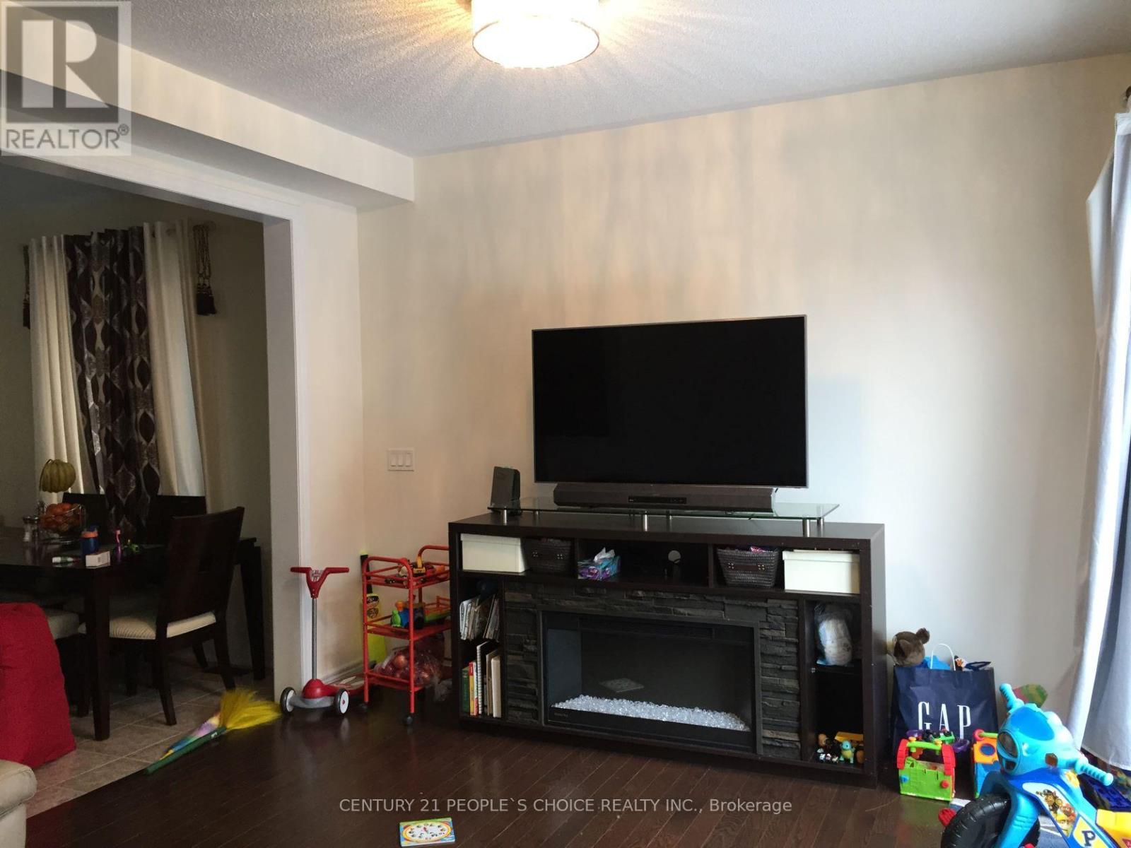 Upper - 71 Buchanan Crescent, Brampton, Ontario  L6X 5M4 - Photo 2 - W12500934