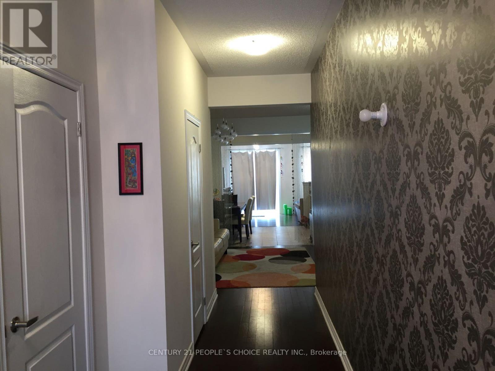 Upper - 71 Buchanan Crescent, Brampton, Ontario  L6X 5M4 - Photo 6 - W12500934