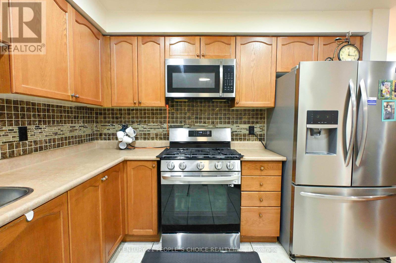 62 Pauline Crescent, Brampton, Ontario  L7A 2V6 - Photo 14 - W12487748