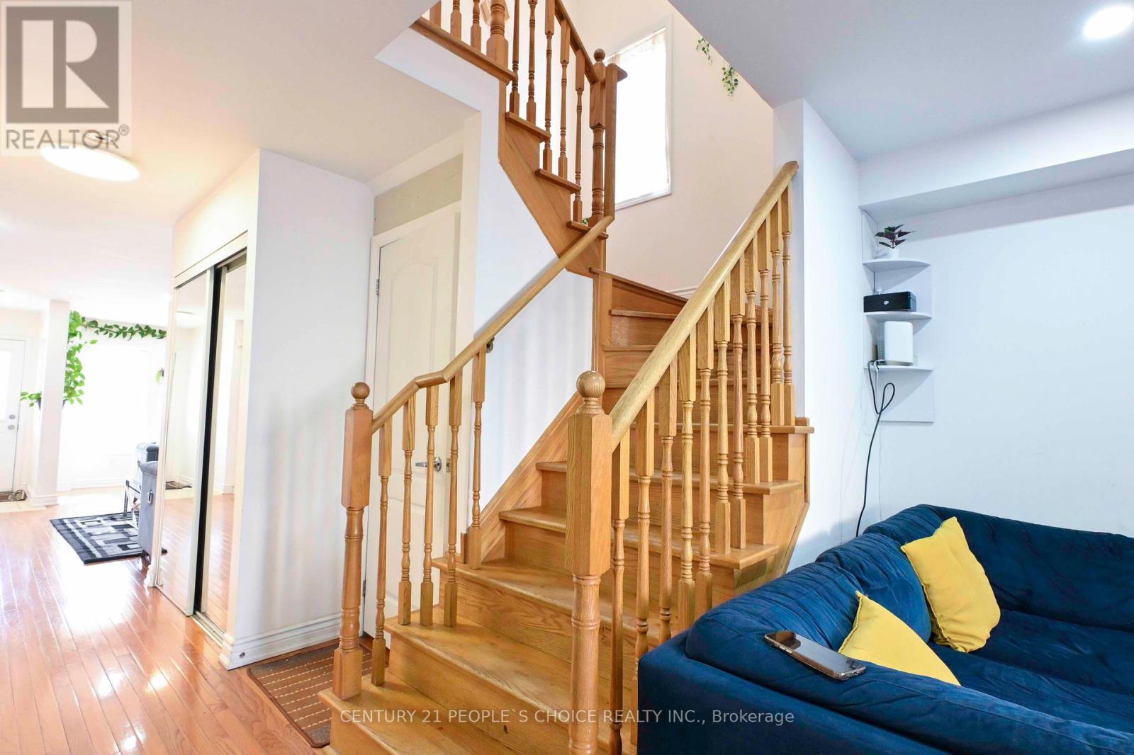 62 Pauline Crescent, Brampton, Ontario  L7A 2V6 - Photo 10 - W12487748