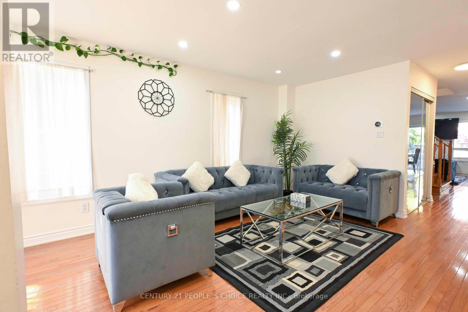 62 Pauline Crescent, Brampton, Ontario  L7A 2V6 - Photo 8 - W12487748