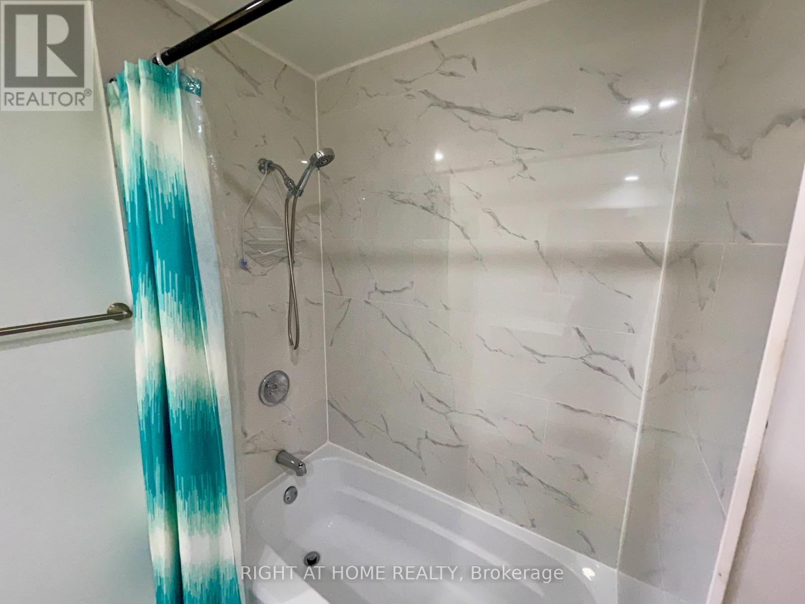 4 Valley Road, St. Catharines, Ontario  L2S 1Y6 - Photo 13 - X12500944