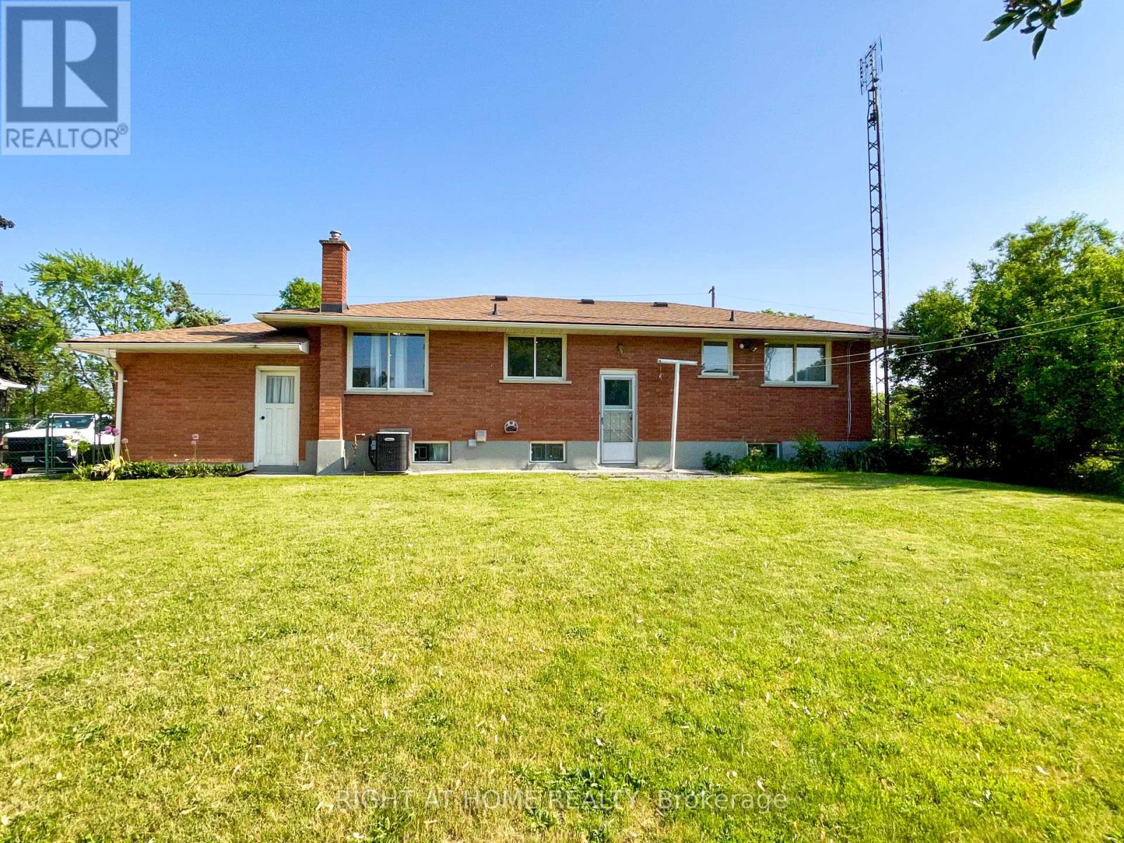 4 Valley Road, St. Catharines, Ontario  L2S 1Y6 - Photo 19 - X12500944