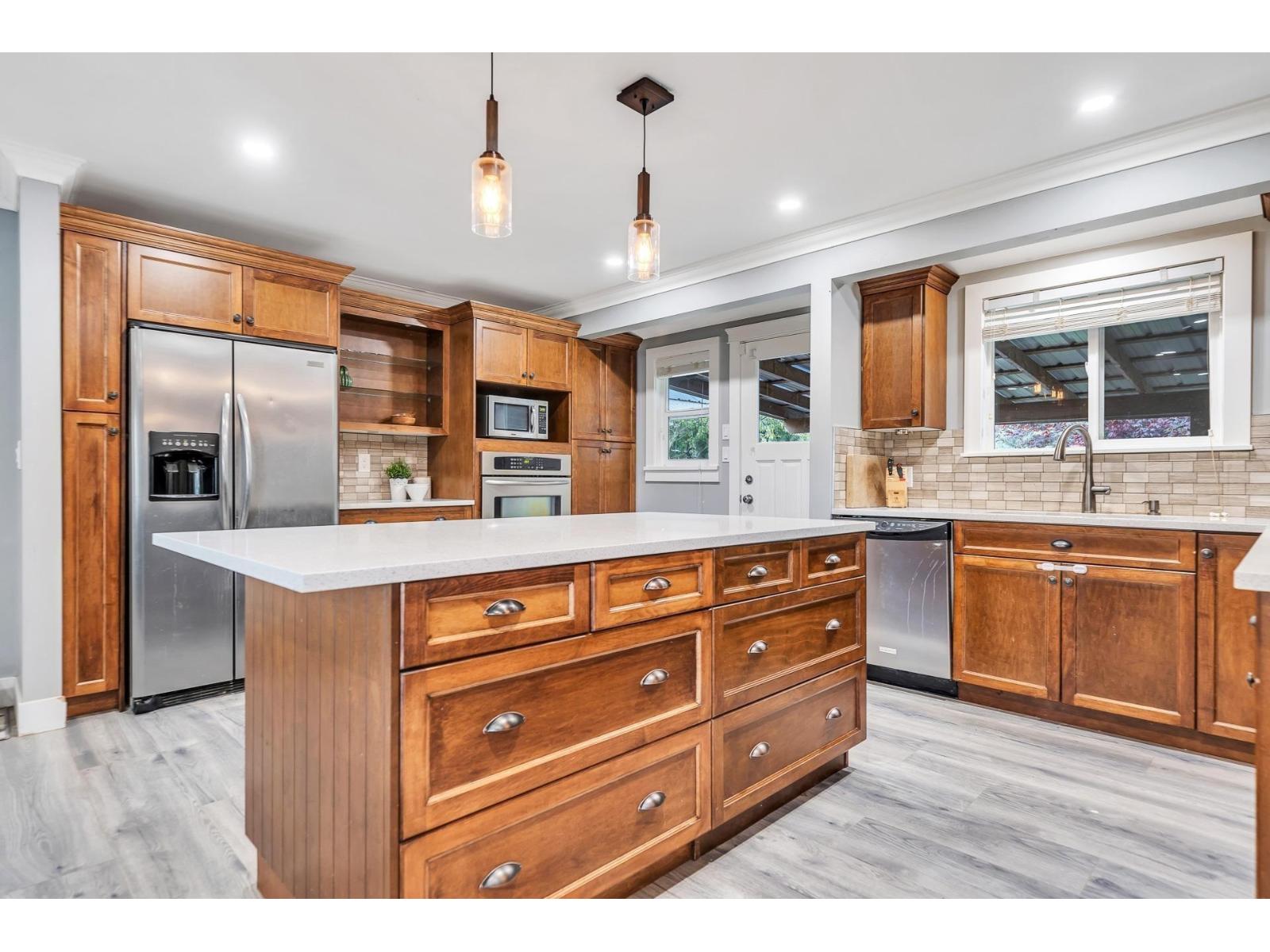 2252 Bakerview Street, Abbotsford, British Columbia  V2T 3B4 - Photo 1 - R3053985