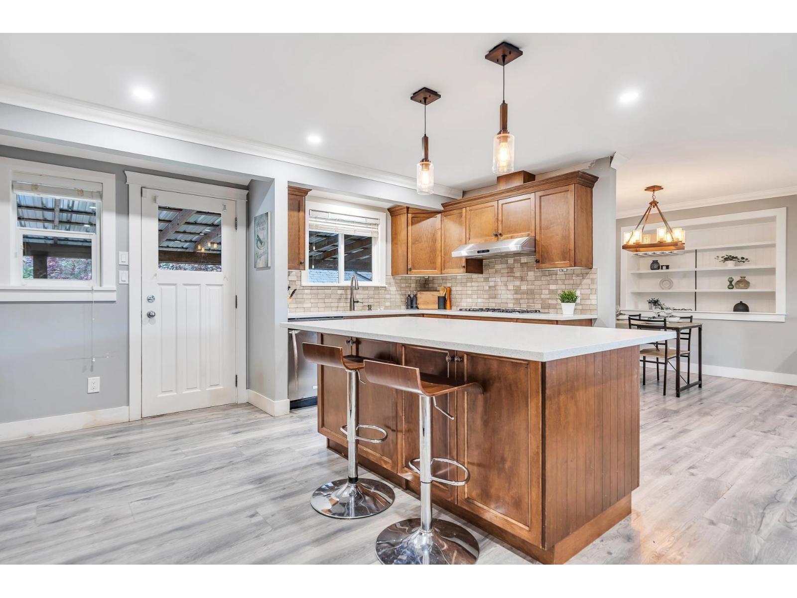 2252 Bakerview Street, Abbotsford, British Columbia  V2T 3B4 - Photo 2 - R3053985