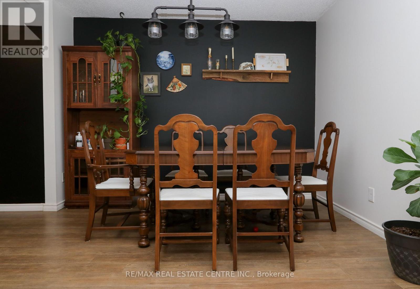 1 - 423 Keats Way, Waterloo, Ontario  N2L 5S7 - Photo 3 - X12500960