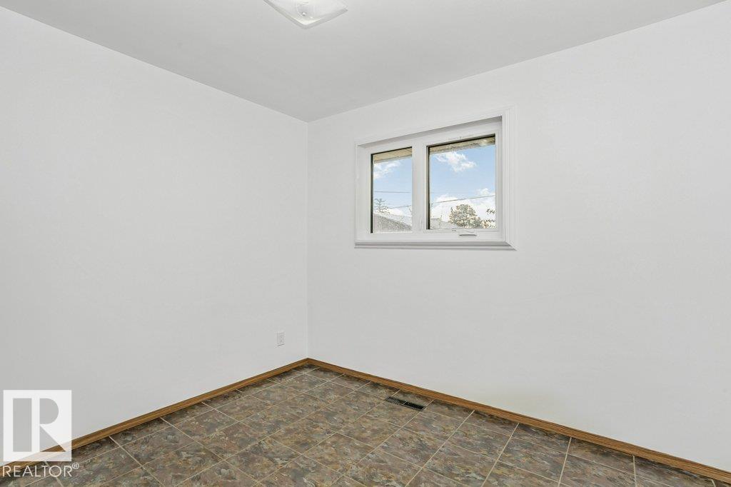 6211 134 Av Nw, Edmonton, Alberta  T5A 0A7 - Photo 28 - E4464469