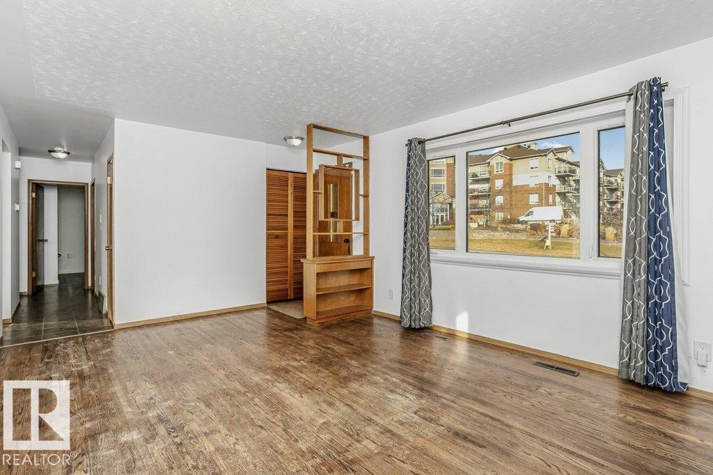 6211 134 Av Nw, Edmonton, Alberta  T5A 0A7 - Photo 5 - E4464469