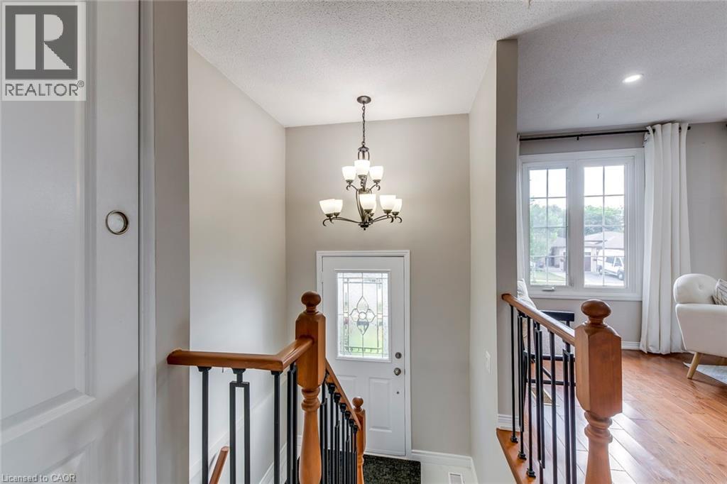 2309 Malcolm Crescent, Burlington, Ontario  L7P 4G8 - Photo 5 - 40777892