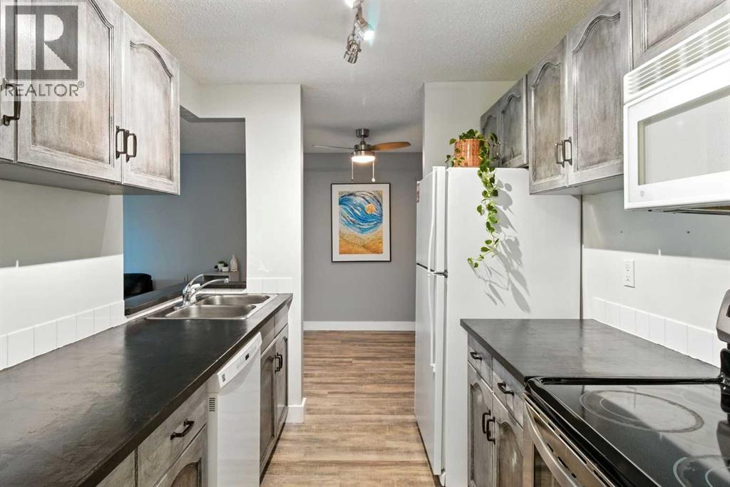 208, 550 Westwood Drive Sw, Calgary, Alberta  T3T 3T9 - Photo 6 - A2252024