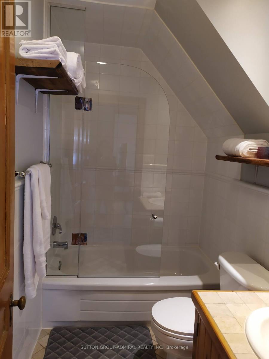 Coach House - 335 Palmerston Boulevard, Toronto, Ontario  M6G 2N5 - Photo 10 - C12500962