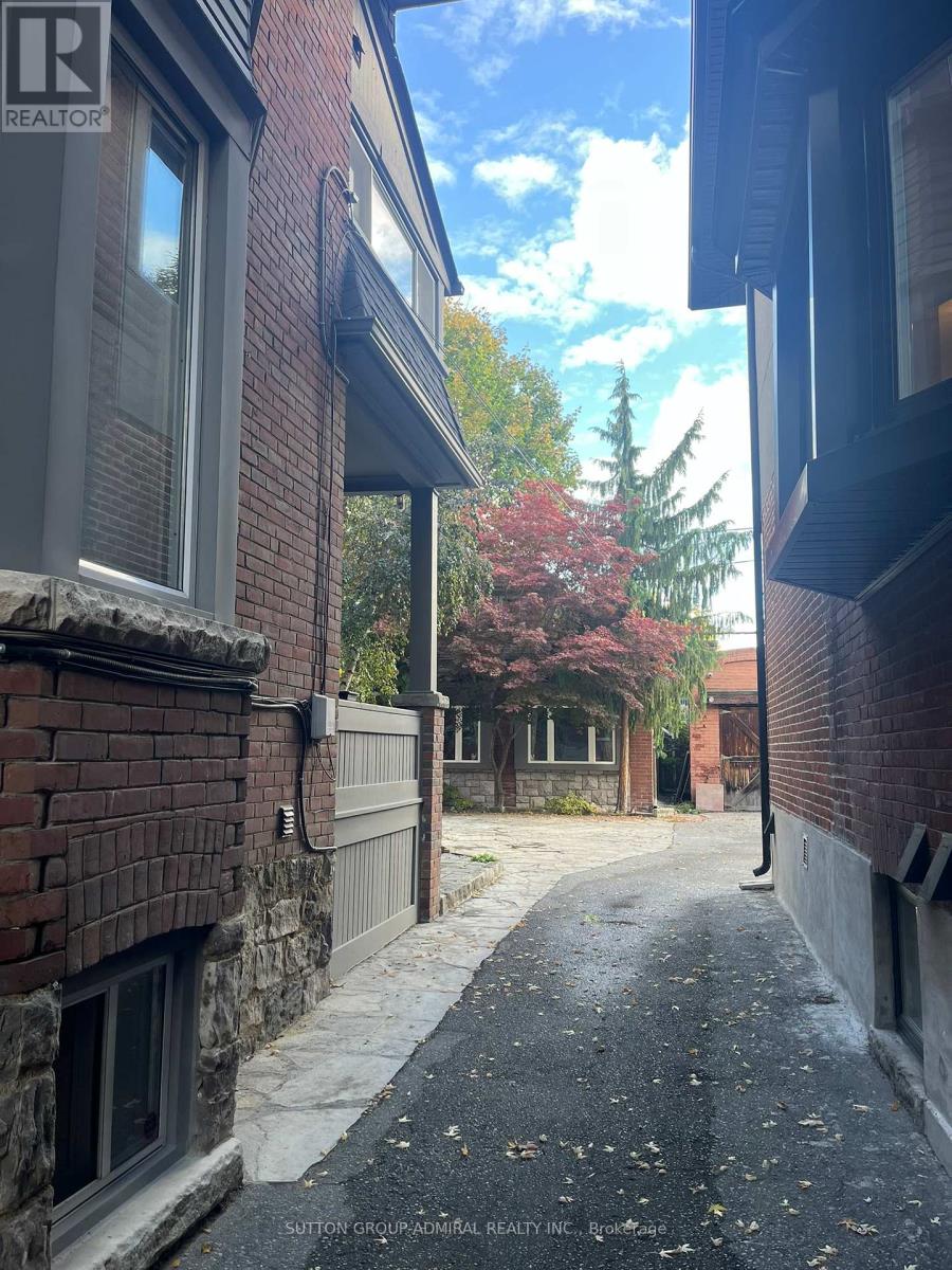 Coach House - 335 Palmerston Boulevard, Toronto, Ontario  M6G 2N5 - Photo 12 - C12500962