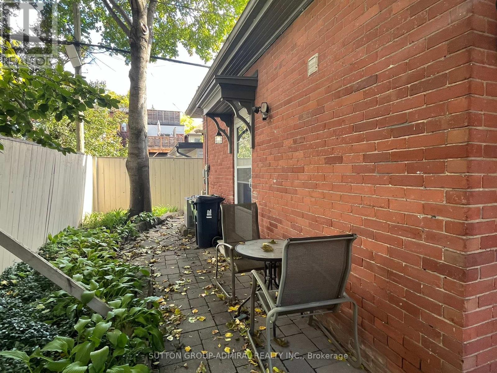 Coach House - 335 Palmerston Boulevard, Toronto, Ontario  M6G 2N5 - Photo 4 - C12500962