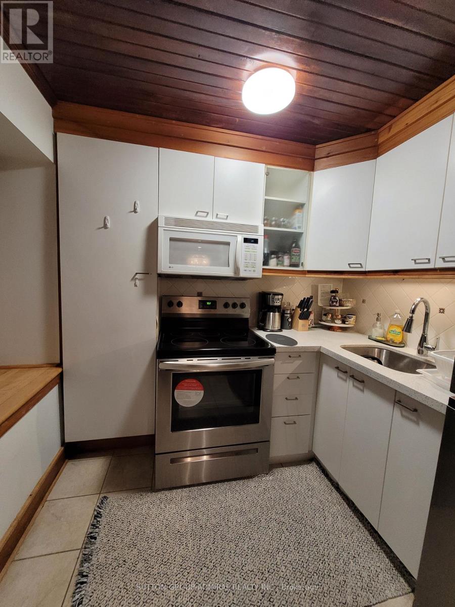 Coach House - 335 Palmerston Boulevard, Toronto, Ontario  M6G 2N5 - Photo 6 - C12500962