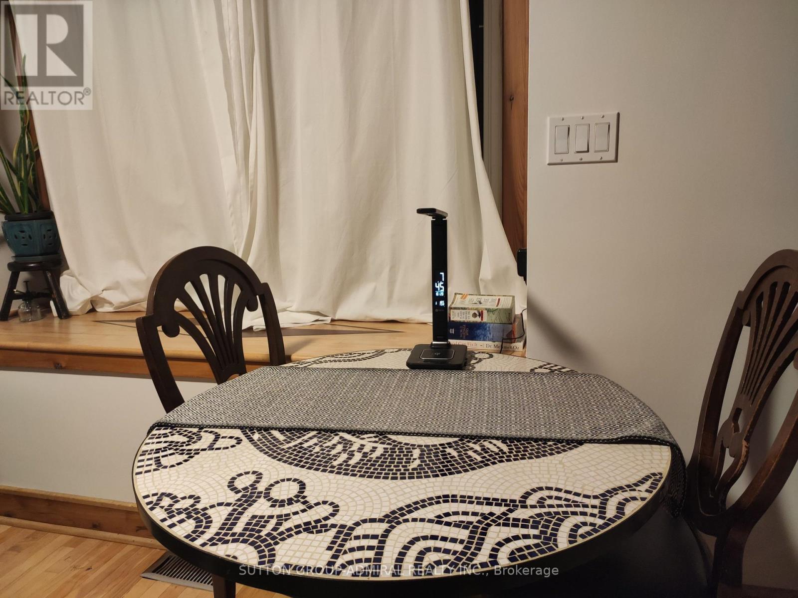 Coach House - 335 Palmerston Boulevard, Toronto, Ontario  M6G 2N5 - Photo 8 - C12500962