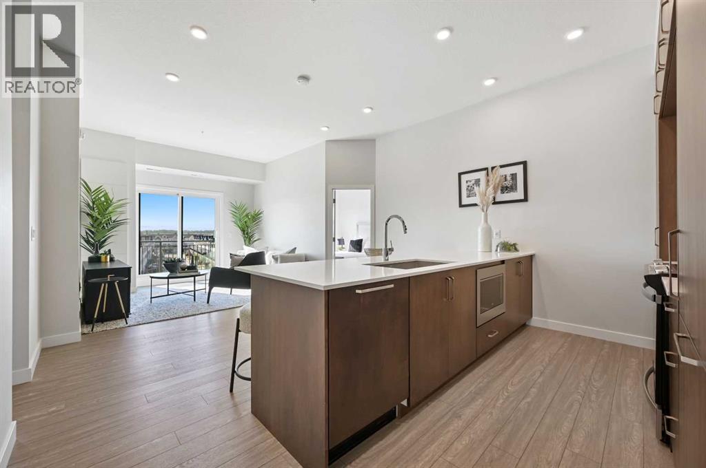 Property at 422, 255 Les Jardins Park SE image 2