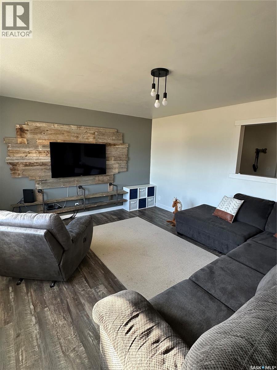 8368 Howard Avenue, Gull Lake, Saskatchewan  S0N 1A0 - Photo 2 - SK022167