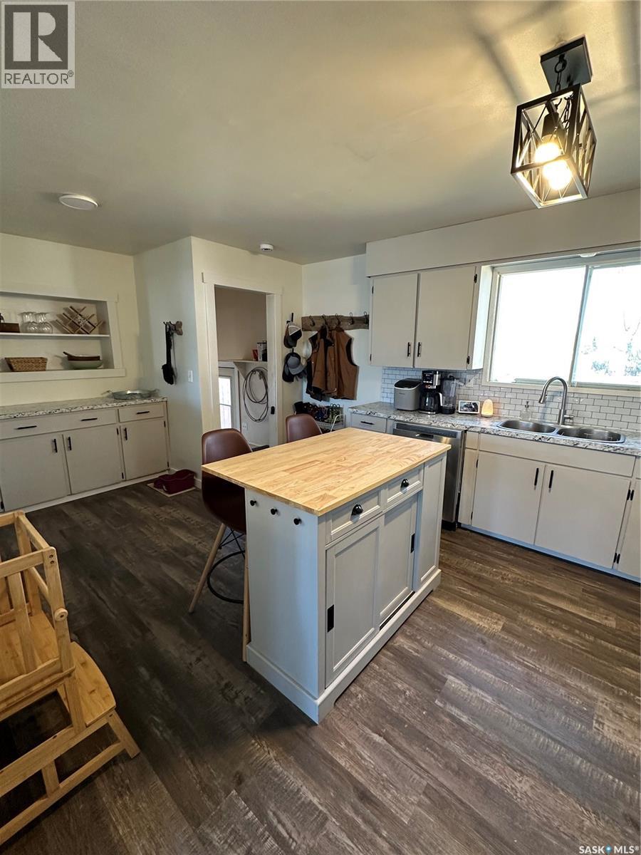 8368 Howard Avenue, Gull Lake, Saskatchewan  S0N 1A0 - Photo 6 - SK022167