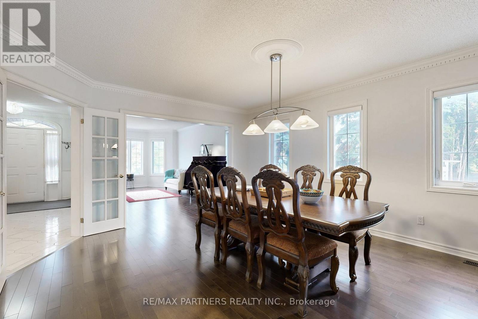 46 Green Ash Crescent, Richmond Hill, Ontario  L4B 3S1 - Photo 4 - N12495808