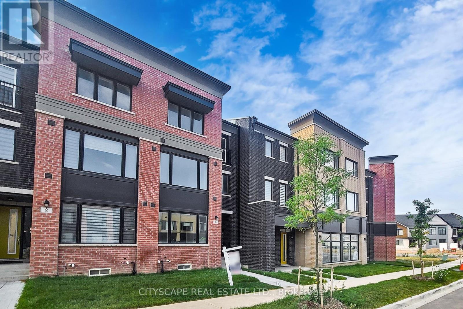 6 Marvin Avenue, Oakville, Ontario  L6H 0Z8 - Photo 3 - W12500964