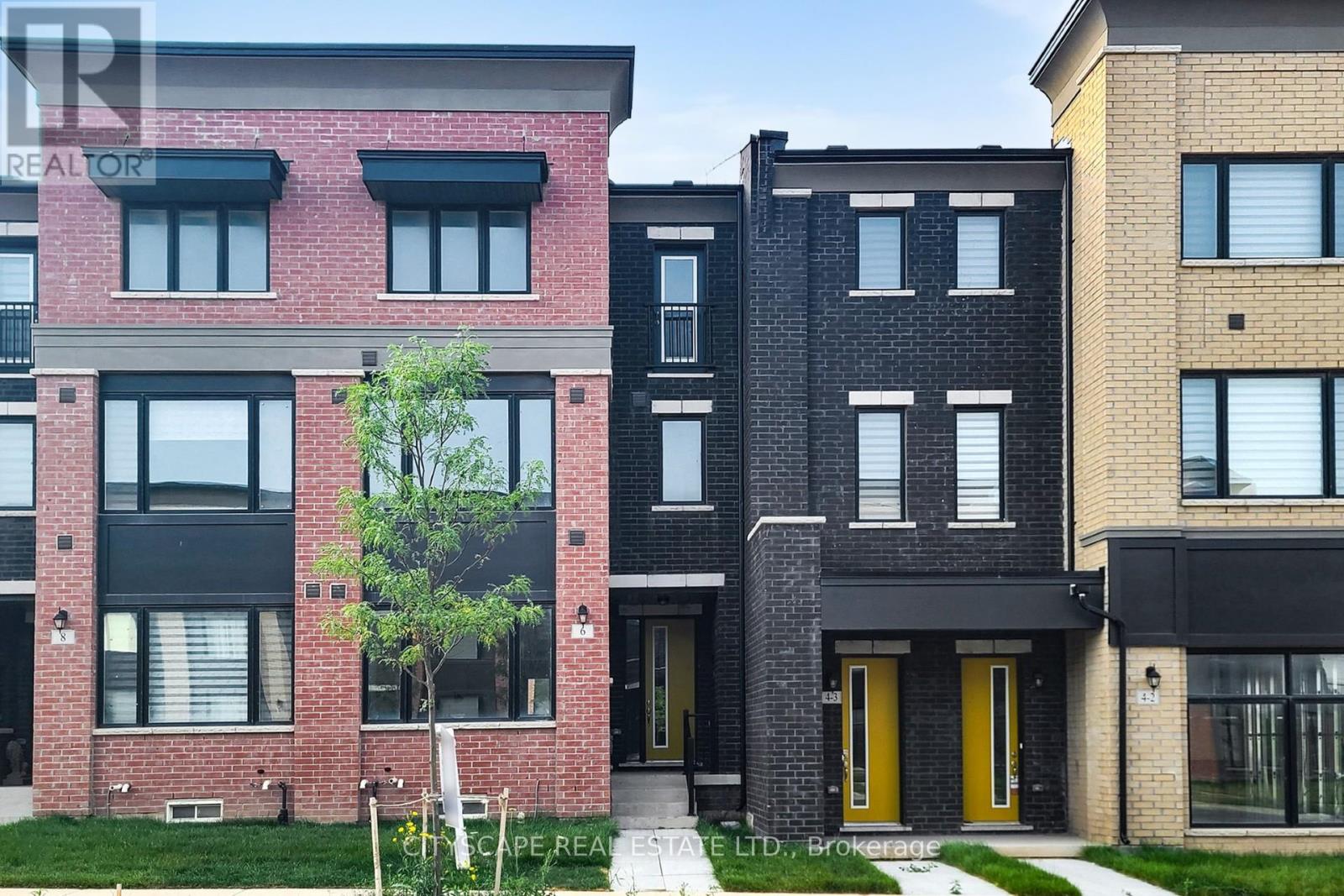 6 Marvin Avenue, Oakville, Ontario  L6H 0Z8 - Photo 4 - W12500964