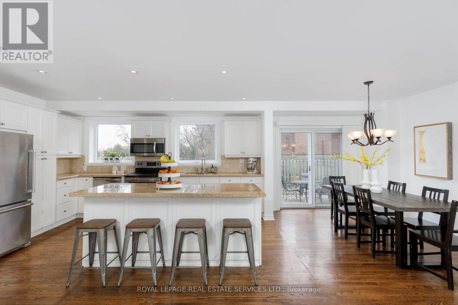 2088 Saxon Road, Oakville, Ontario  L6L 2V2 - Photo 11 - W12500998