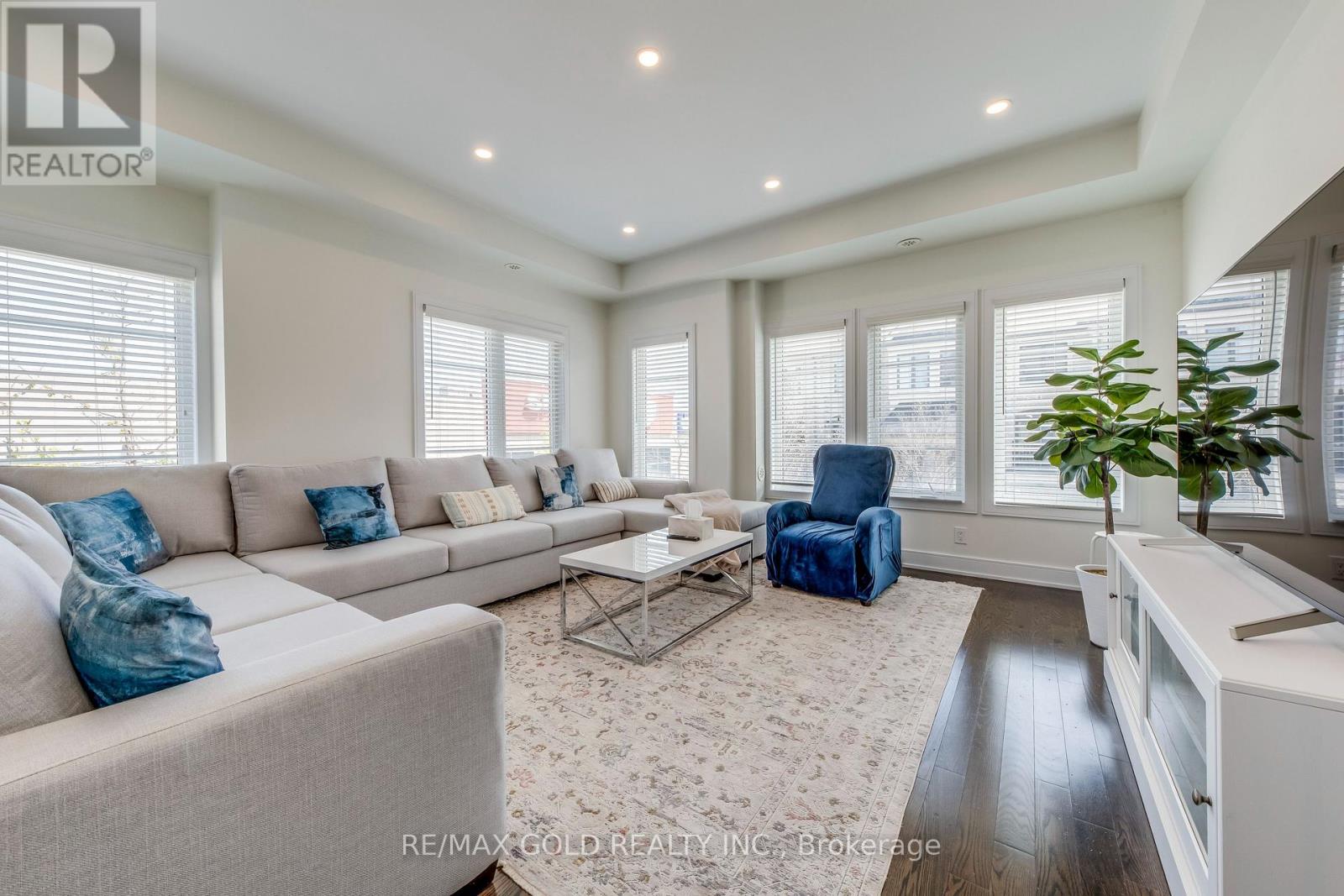 561 Mermaid Crescent, Mississauga, Ontario  L5G 1H9 - Photo 10 - W12501000