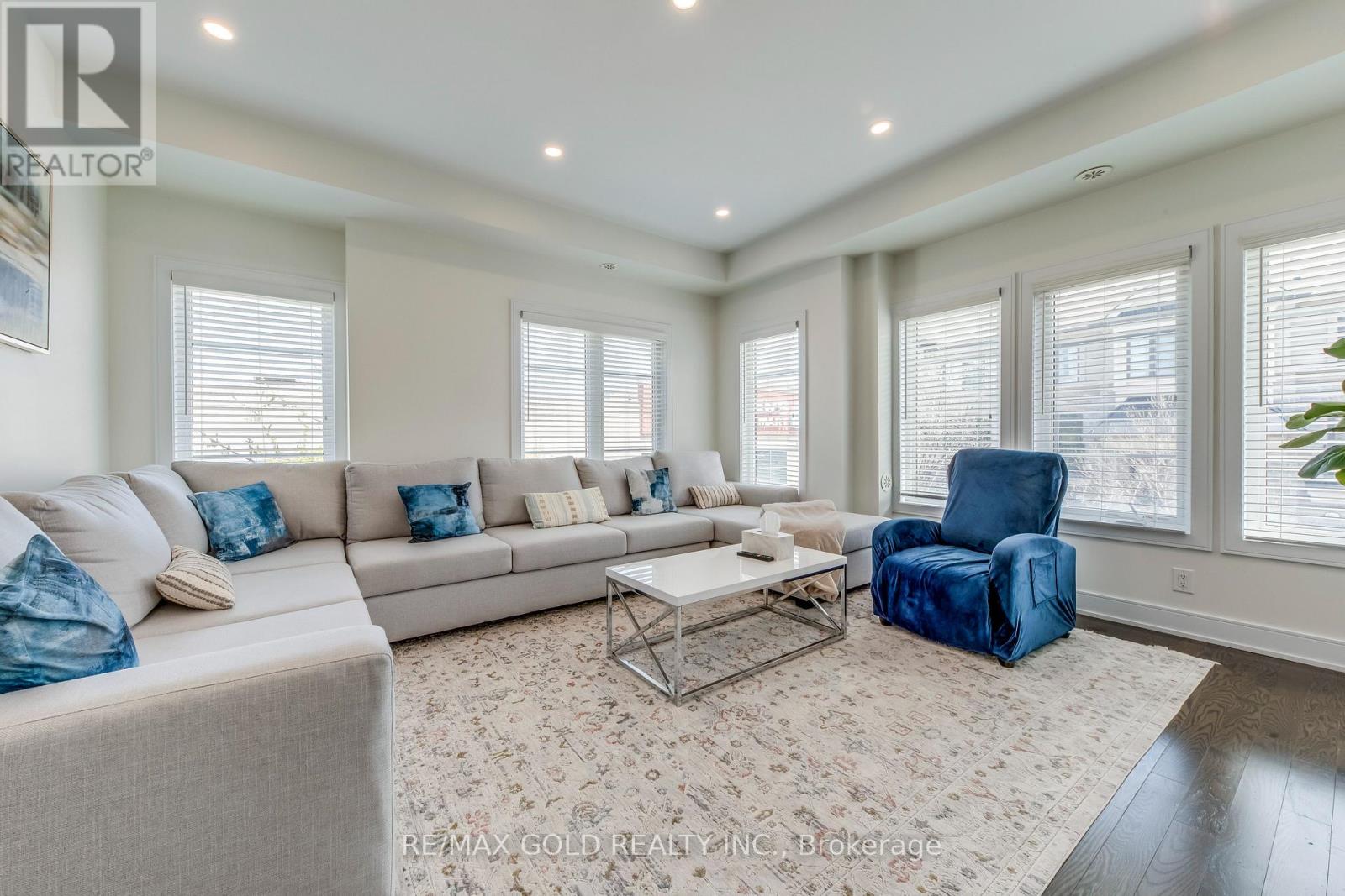 561 Mermaid Crescent, Mississauga, Ontario  L5G 1H9 - Photo 11 - W12501000