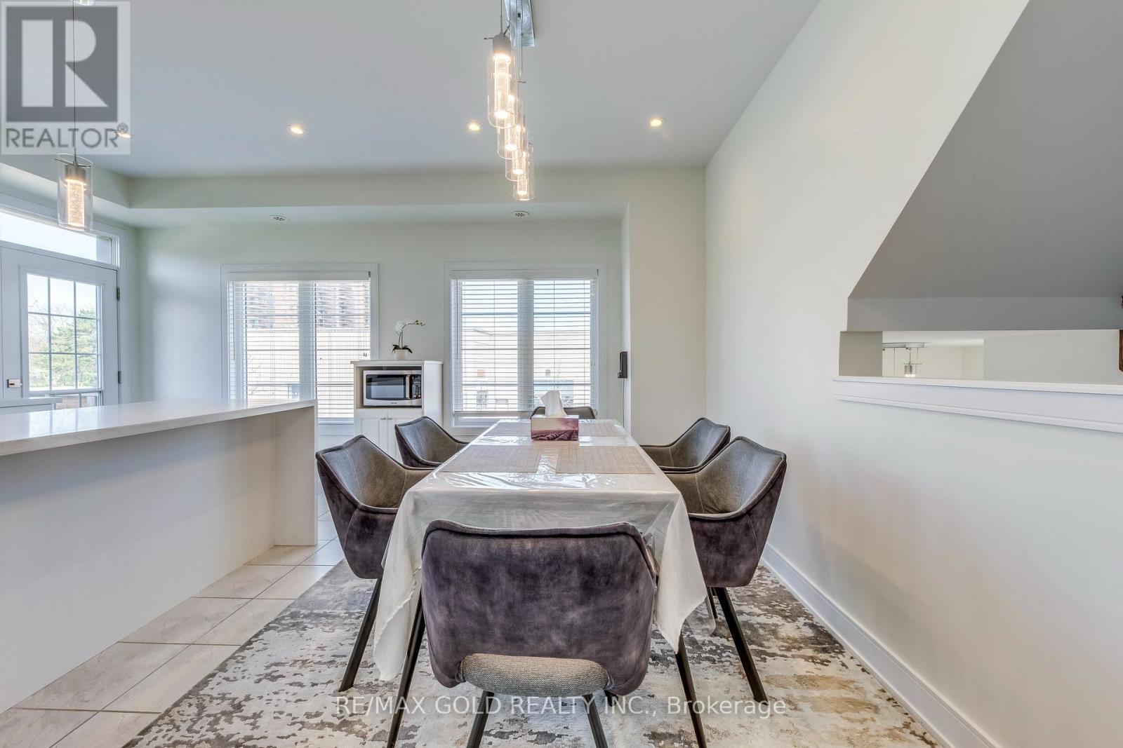 561 Mermaid Crescent, Mississauga, Ontario  L5G 1H9 - Photo 17 - W12501000