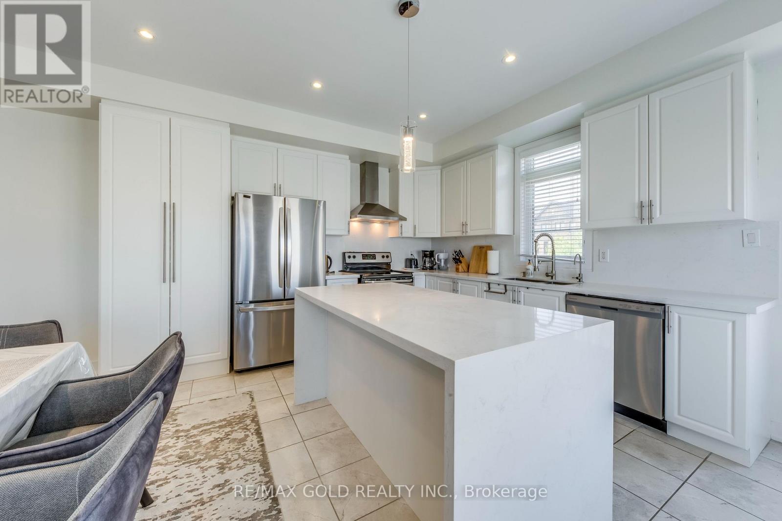 561 Mermaid Crescent, Mississauga, Ontario  L5G 1H9 - Photo 20 - W12501000