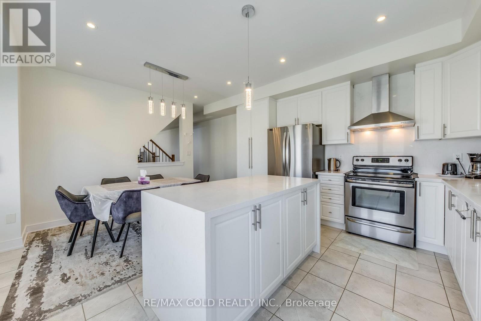 561 Mermaid Crescent, Mississauga, Ontario  L5G 1H9 - Photo 21 - W12501000