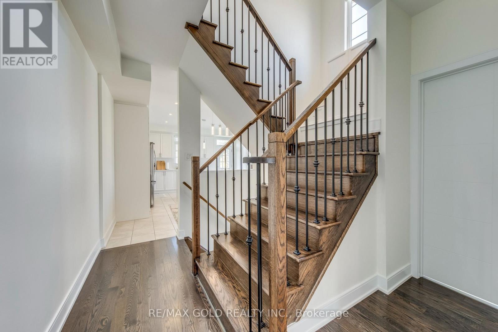 561 Mermaid Crescent, Mississauga, Ontario  L5G 1H9 - Photo 28 - W12501000