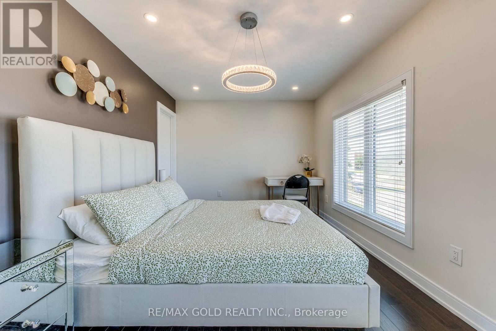 561 Mermaid Crescent, Mississauga, Ontario  L5G 1H9 - Photo 30 - W12501000