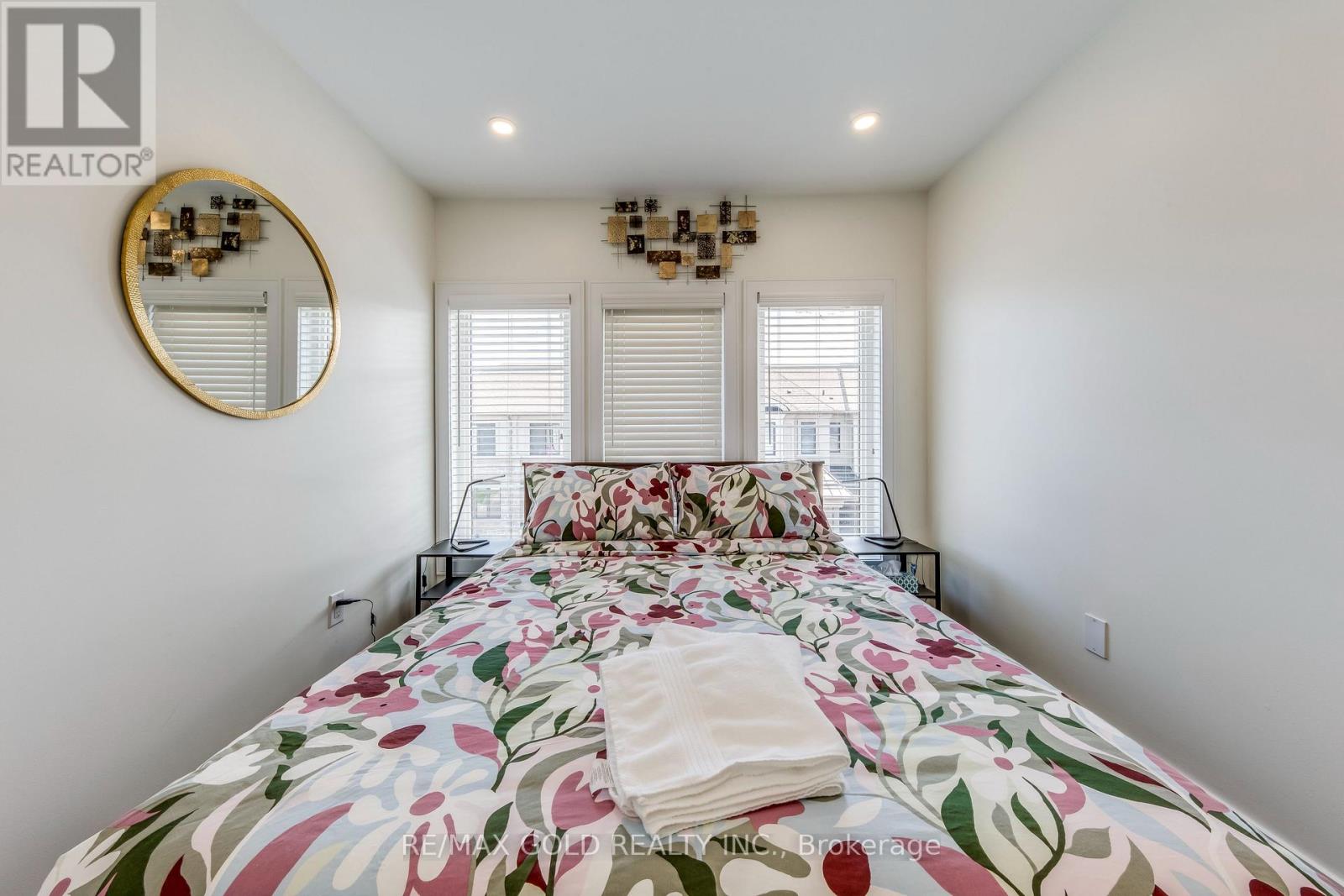 561 Mermaid Crescent, Mississauga, Ontario  L5G 1H9 - Photo 35 - W12501000