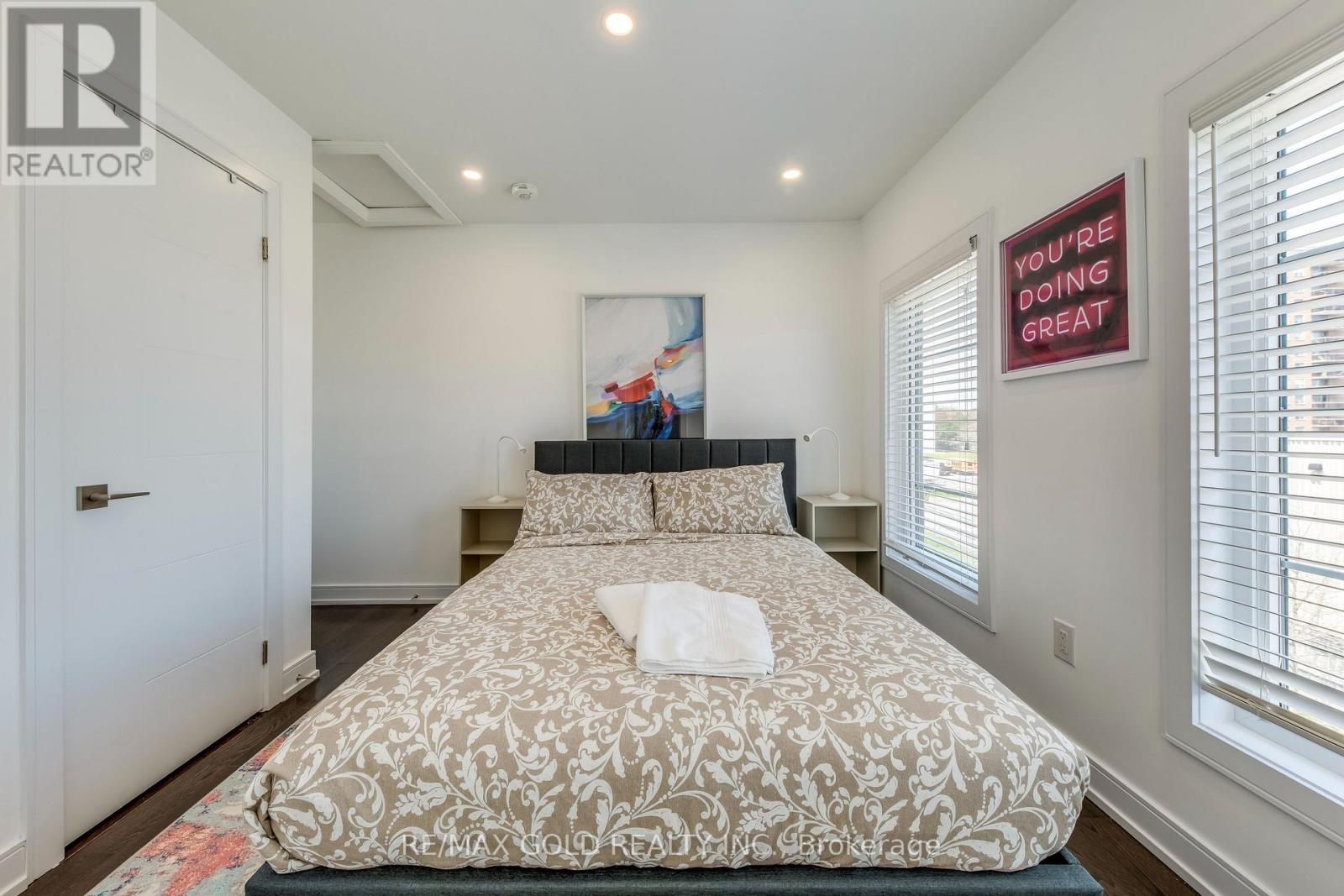 561 Mermaid Crescent, Mississauga, Ontario  L5G 1H9 - Photo 36 - W12501000