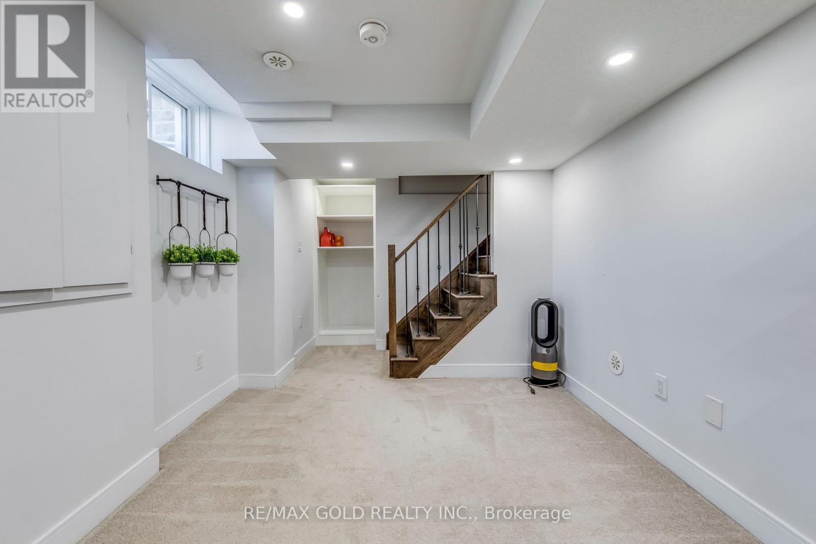 561 Mermaid Crescent, Mississauga, Ontario  L5G 1H9 - Photo 41 - W12501000