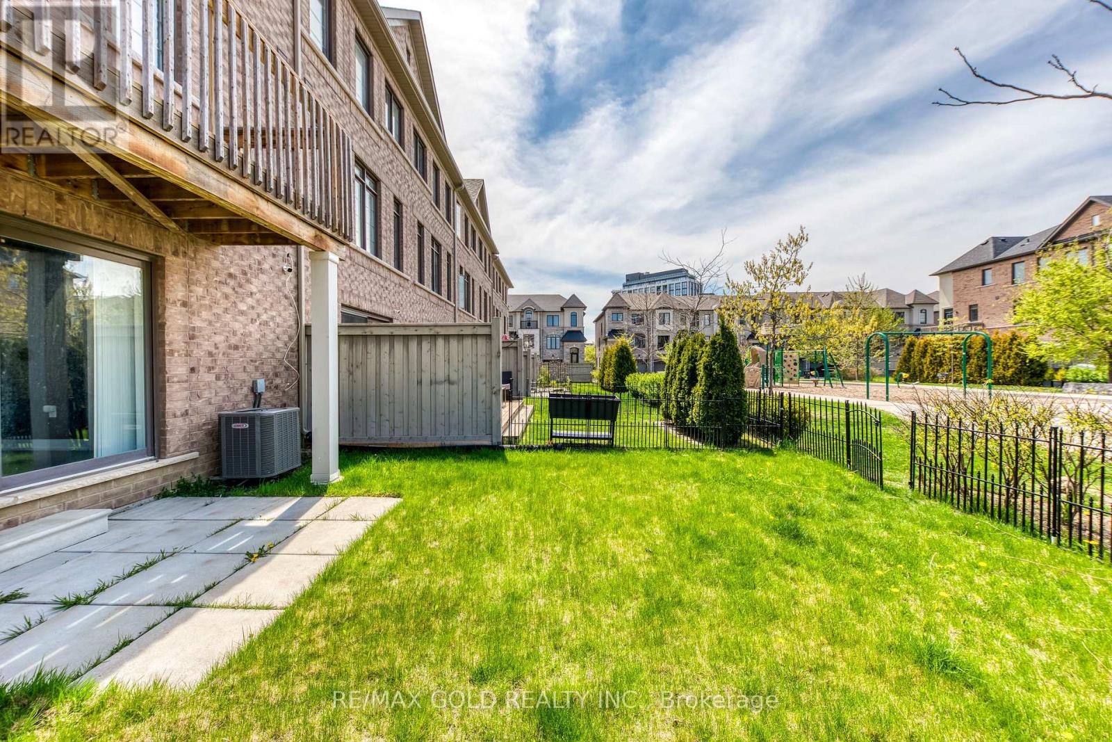 561 Mermaid Crescent, Mississauga, Ontario  L5G 1H9 - Photo 45 - W12501000