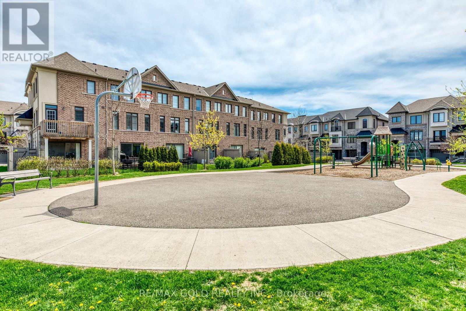 561 Mermaid Crescent, Mississauga, Ontario  L5G 1H9 - Photo 47 - W12501000