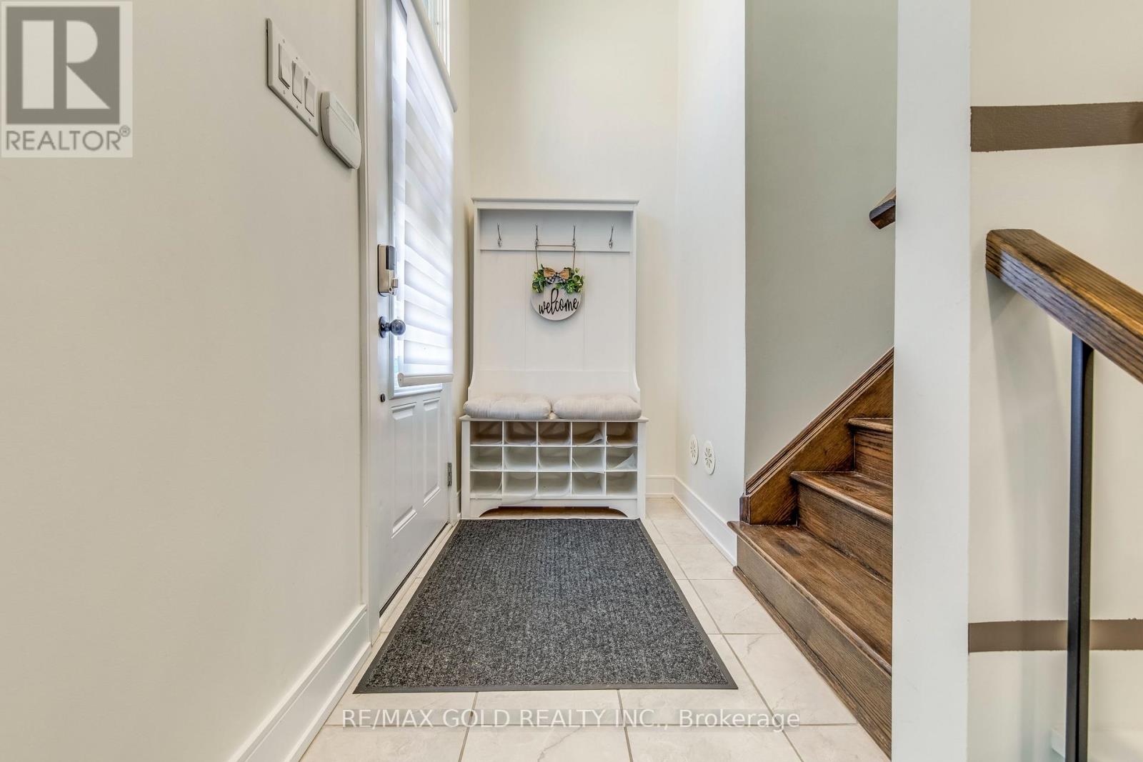 561 Mermaid Crescent, Mississauga, Ontario  L5G 1H9 - Photo 5 - W12501000